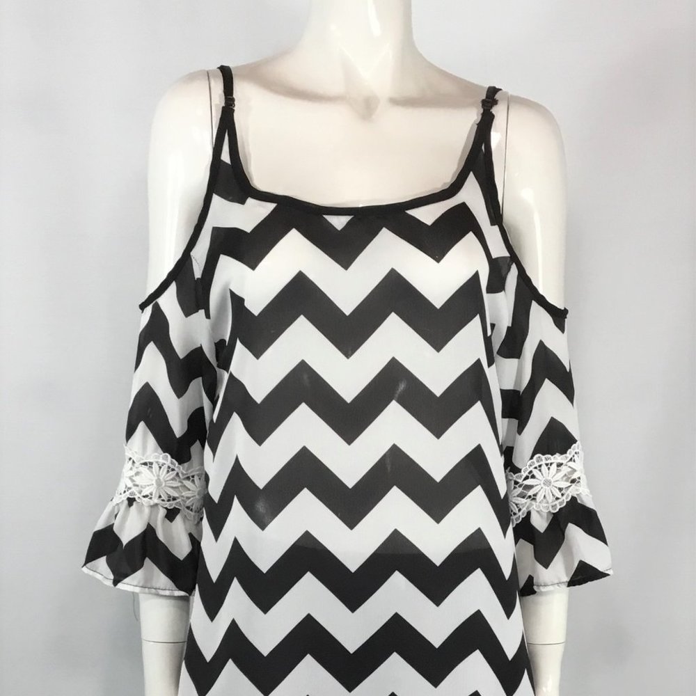 Uno Qi ZigZag Tunic Top
